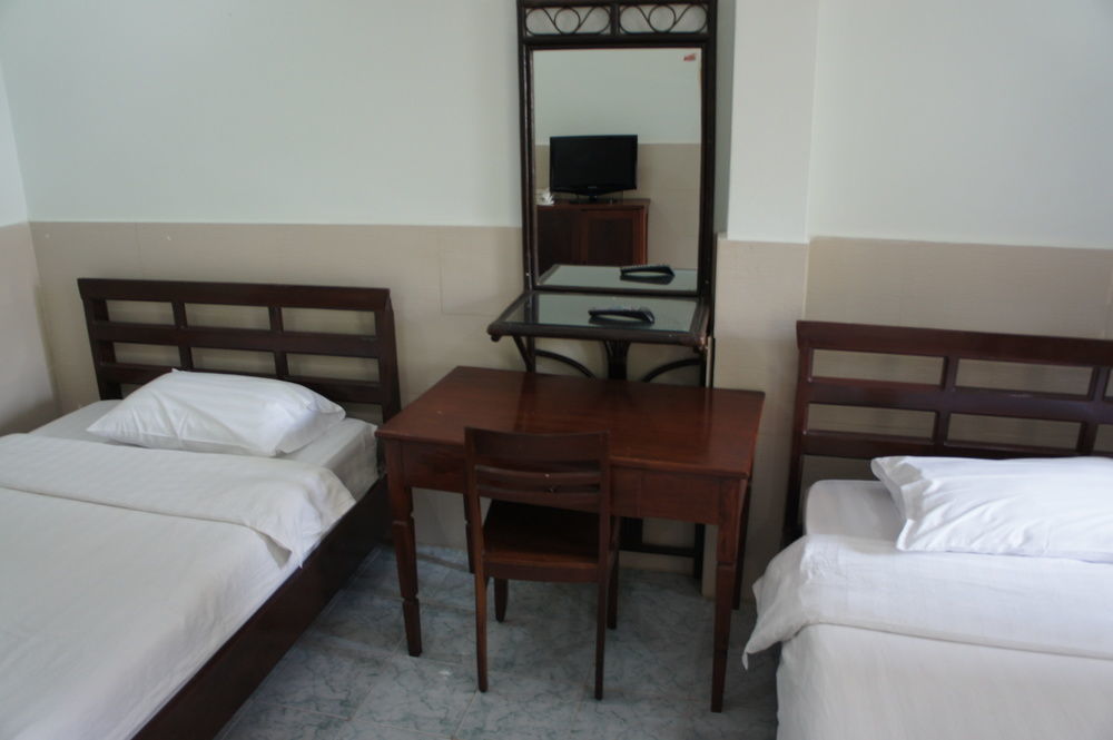Mali Namphu Hotel Виентиане Екстериор снимка